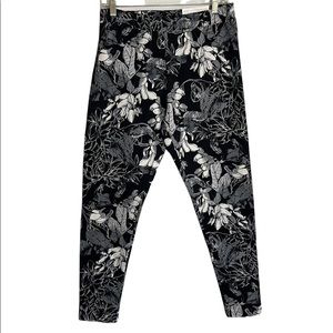 Soft Surroundings Women's Black Gray Floral Leggings size medium